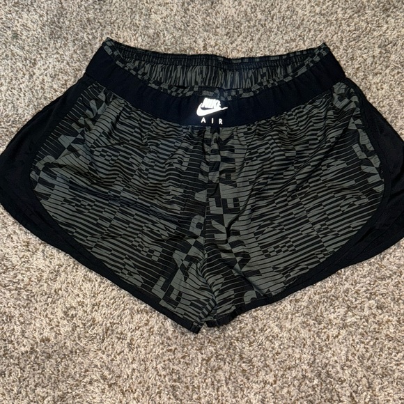 Nike dri-fit Tempo shorts - Picture 1 of 4